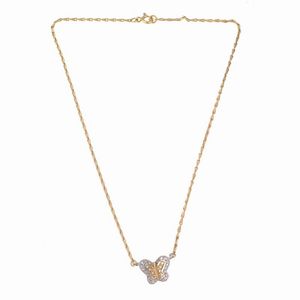 GIROCOLLO CON PENDENTE A FORMA DI FARFALLA  - Asta Gioielli  - Associazione Nazionale - Case d'Asta italiane