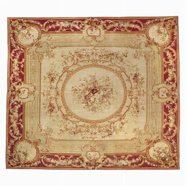 GRANDE E IMPORTANTE TAPPETO AUBUSSON, FRANCIA, SECONDA METÀ SECOLO XIX  - Asta INTERNATIONAL FINE ART E UNA IMPORTANTE COLLEZIONE DI PENDOLE AU BON SAUVAGE - Associazione Nazionale - Case d'Asta italiane