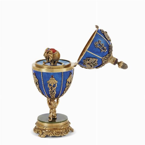 UOVO "IMPERIALE", BOTTEGA FABERG&Eacute;, RUSSIA, INIZIO XX SECOLO  - Asta INTERNATIONAL FINE ART E UNA IMPORTANTE COLLEZIONE DI PENDOLE �AU BON SAUVAGE� - Associazione Nazionale - Case d'Asta italiane
