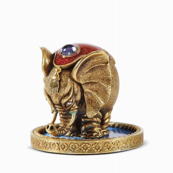 UOVO "IMPERIALE", BOTTEGA FABERG&Eacute;, RUSSIA, INIZIO XX SECOLO  - Asta INTERNATIONAL FINE ART E UNA IMPORTANTE COLLEZIONE DI PENDOLE �AU BON SAUVAGE� - Associazione Nazionale - Case d'Asta italiane