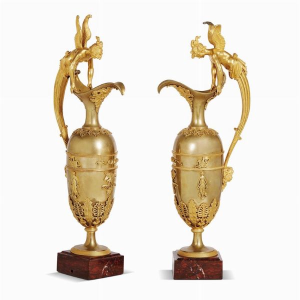 COPPIA DI VERSATOI, FRANCIA, SECOLO XX  - Asta INTERNATIONAL FINE ART E UNA IMPORTANTE COLLEZIONE DI PENDOLE AU BON SAUVAGE - Associazione Nazionale - Case d'Asta italiane