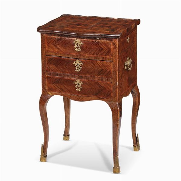 TAVOLINO DA CENTRO, PIEMONTE, SECOLO XVIII  - Asta INTERNATIONAL FINE ART E UNA IMPORTANTE COLLEZIONE DI PENDOLE �AU BON SAUVAGE� - Associazione Nazionale - Case d'Asta italiane