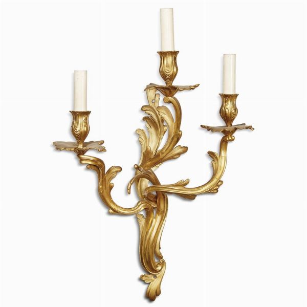 QUATTRO APPLIQUES, FRANCIA, SECOLO XIX  - Asta INTERNATIONAL FINE ART E UNA IMPORTANTE COLLEZIONE DI PENDOLE AU BON SAUVAGE - Associazione Nazionale - Case d'Asta italiane