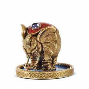 UOVO "IMPERIALE", BOTTEGA FABERG&Eacute;, RUSSIA, INIZIO XX SECOLO  - Asta INTERNATIONAL FINE ART E UNA IMPORTANTE COLLEZIONE DI PENDOLE �AU BON SAUVAGE� - Associazione Nazionale - Case d'Asta italiane