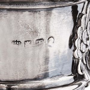 CAFFETTIERA CON FORNELLINO, PAUL STORR, LONDRA, INIZI SECOLO XIX  - Asta INTERNATIONAL FINE ART E UNA IMPORTANTE COLLEZIONE DI PENDOLE AU BON SAUVAGE - Associazione Nazionale - Case d'Asta italiane