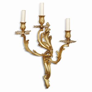 QUATTRO APPLIQUES, FRANCIA, SECOLO XIX  - Asta INTERNATIONAL FINE ART E UNA IMPORTANTE COLLEZIONE DI PENDOLE AU BON SAUVAGE - Associazione Nazionale - Case d'Asta italiane