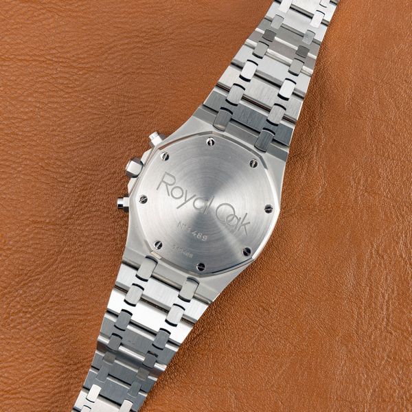 AUDEMARS PIGUET : Affascinante e sportivo Royal Oak Chrono 26300 ST in acciaio con quadrante marrone tropicale e sfere chrono arancione, tre contatori e datario ad ore 5  - Asta Orologi da Polso e da Tasca - Associazione Nazionale - Case d'Asta italiane