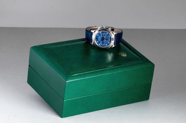 ROLEX : Daytona ref 16519 in oro bianco 18k con quadrante in Sodalite e indici in brillanti, ghiera Tachimetrica, movimento automatico con scatola garanzia e service Rolex  - Asta Orologi da Polso e da Tasca - Associazione Nazionale - Case d'Asta italiane