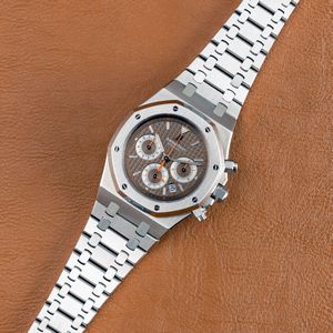 AUDEMARS PIGUET : Affascinante e sportivo Royal Oak Chrono 26300 ST in acciaio con quadrante marrone tropicale e sfere chrono arancione, tre contatori e datario ad ore 5  - Asta Orologi da Polso e da Tasca - Associazione Nazionale - Case d'Asta italiane