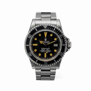 ROLEX - Sportivo Submariner ref 1680 in acciaio, quadrante nero opaco con pallettoni al trizio, ghiera girevole nera metallica, movimento automatico con datario