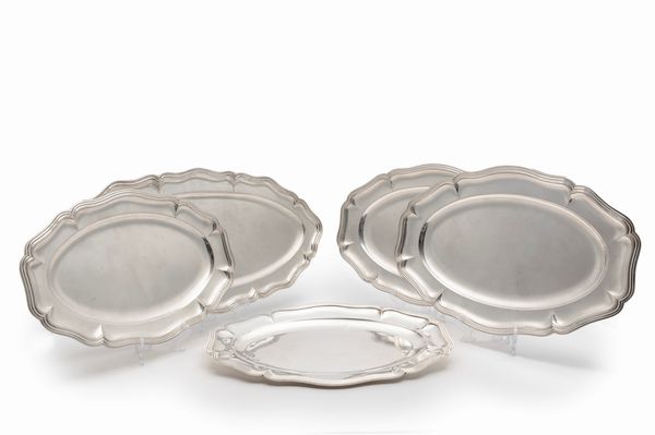 Cinque vassoi da portata  - Asta Argenti - Associazione Nazionale - Case d'Asta italiane