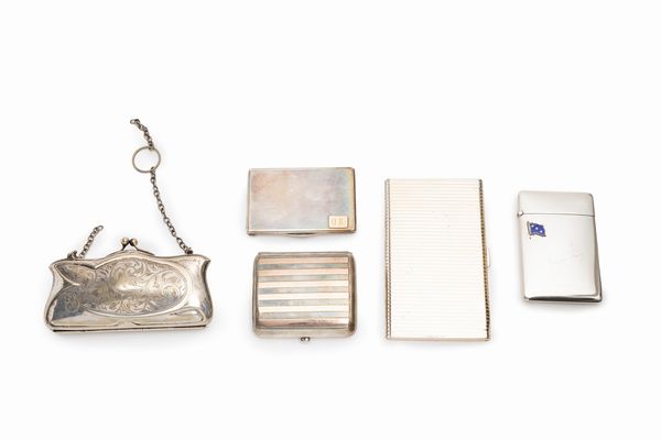 Una borsetta , due portasigarette e due portabiglietti  - Asta Argenti - Associazione Nazionale - Case d'Asta italiane