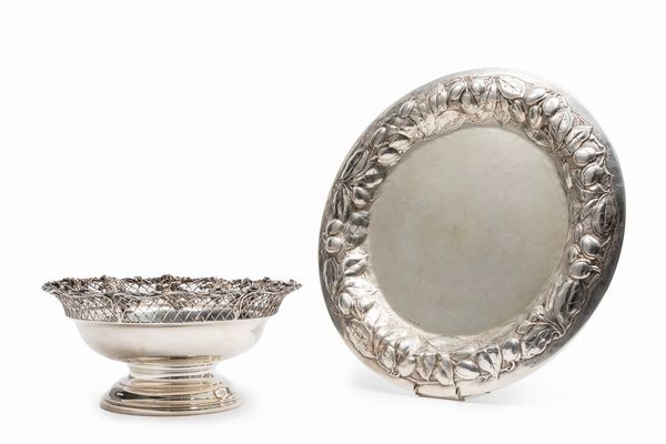 Piatto e centrotavola  - Asta Argenti - Associazione Nazionale - Case d'Asta italiane