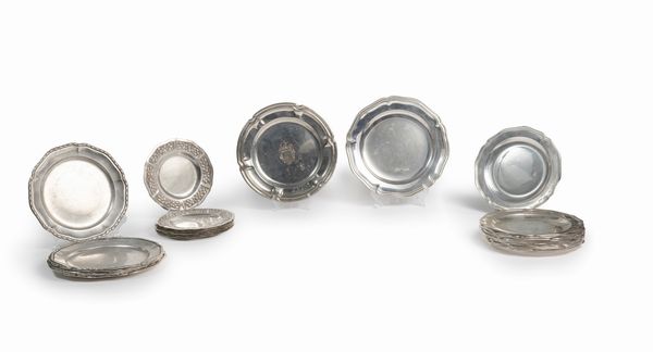 Trentacinque piatti  - Asta Argenti - Associazione Nazionale - Case d'Asta italiane