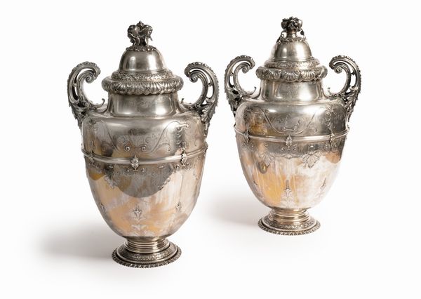 Coppia di grandi vasi  - Asta Argenti - Associazione Nazionale - Case d'Asta italiane