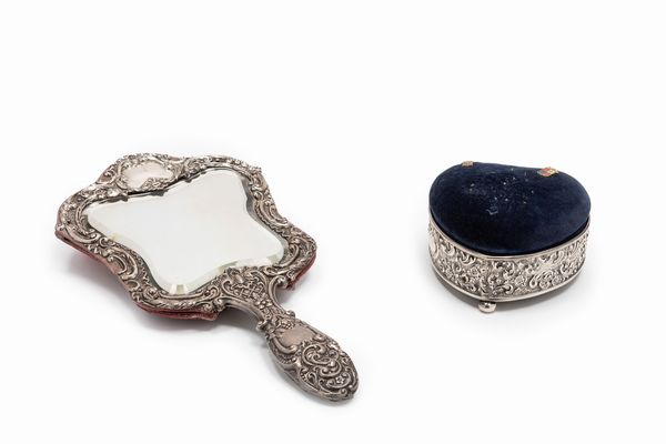 Puntaspilli e specchio da toilette  - Asta Argenti - Associazione Nazionale - Case d'Asta italiane