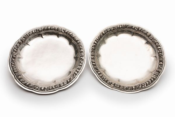 Due piatti  - Asta Argenti - Associazione Nazionale - Case d'Asta italiane