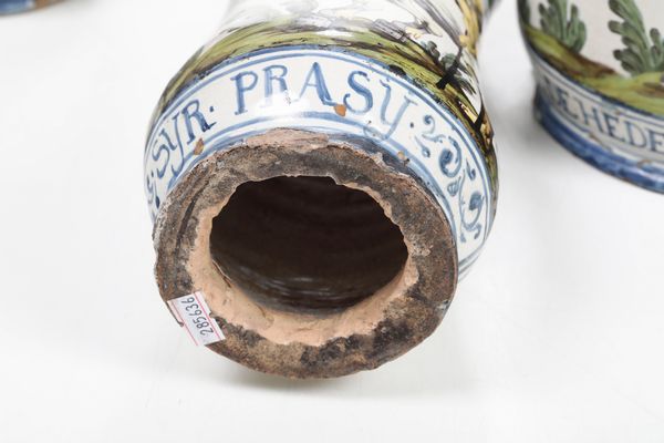 Tre albarelli<BR>Napoli, 1697-1701 circa<BR>  - Asta Maioliche e Porcellane - Associazione Nazionale - Case d'Asta italiane