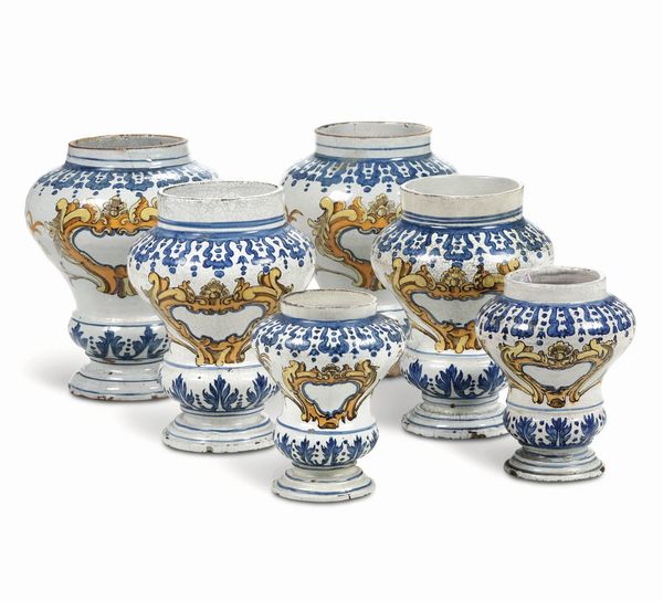 Sei vasi <BR>Napoli (o Castelli), Saverio Grue (1731 (?)-1799 o 1800)<BR>  - Asta Maioliche e Porcellane - Associazione Nazionale - Case d'Asta italiane