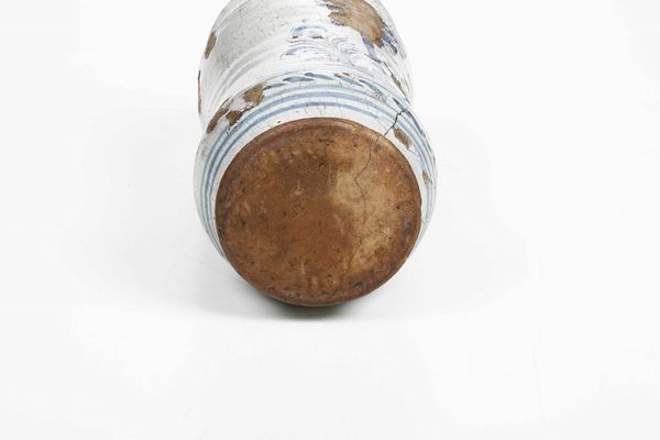 Albarello <BR>Italia Meridionale, Puglia (?), fine del XVIII secolo<BR>  - Asta Maioliche e Porcellane - Associazione Nazionale - Case d'Asta italiane