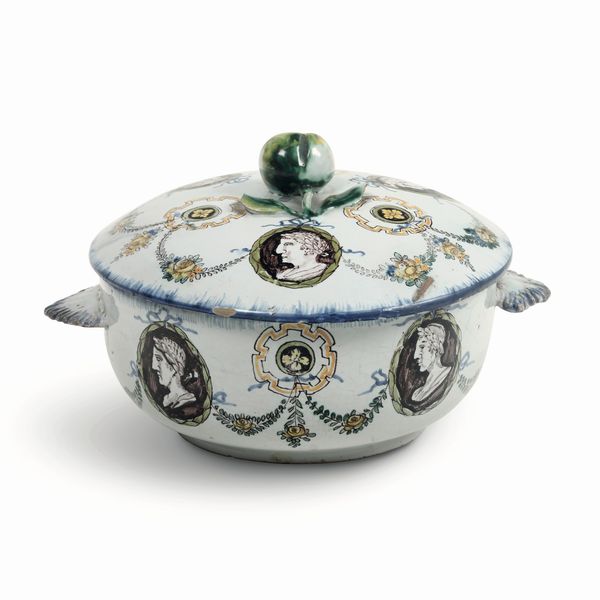 Zuppierina<BR>Napoli, verso la fine del XVIII secolo  - Asta Maioliche e Porcellane - Associazione Nazionale - Case d'Asta italiane