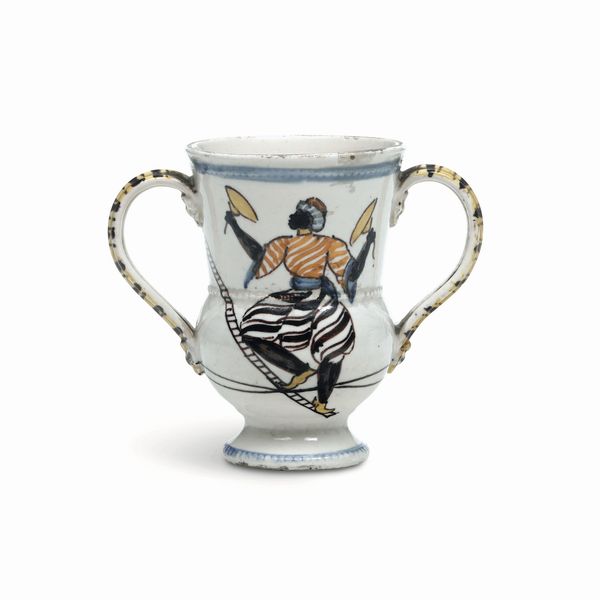 Piccolo vaso biansato<BR>Napoli, inizio del XIX secolo  - Asta Maioliche e Porcellane - Associazione Nazionale - Case d'Asta italiane