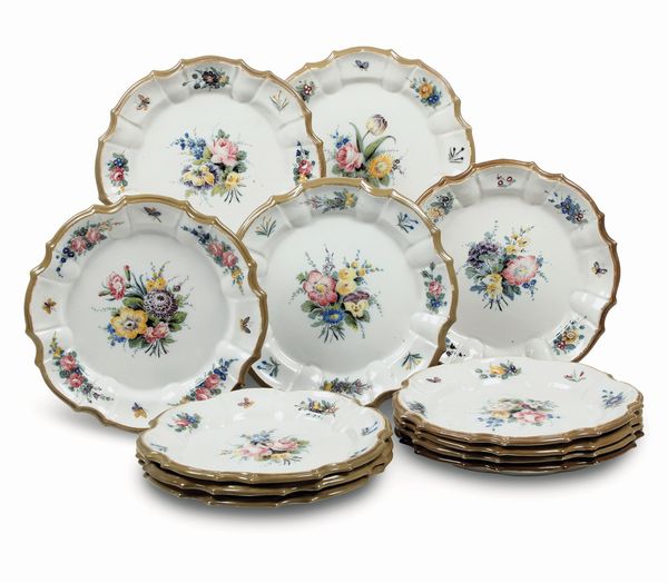 Dodici piatti piani<BR>Nove, Manifattura Antonibon-Barettoni, inizi del XX secolo<BR>  - Asta Maioliche e Porcellane - Associazione Nazionale - Case d'Asta italiane