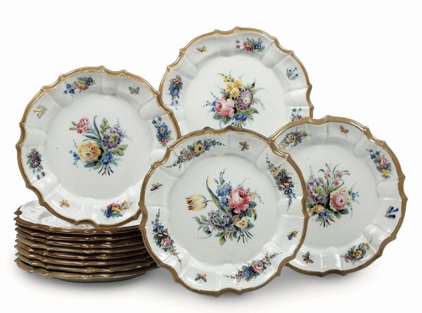 Dodici piatti piani<BR>Nove, Manifattura Antonibon-Barettoni, inizi del XX secolo  - Asta Maioliche e Porcellane - Associazione Nazionale - Case d'Asta italiane