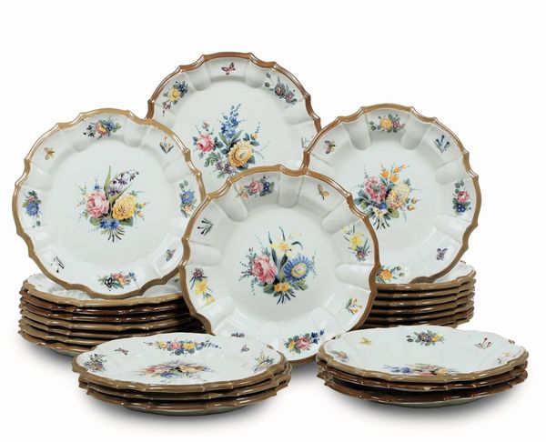 Dodici piatti piani e dodici piatti fondi<BR>Nove, Manifattura Antonibon-Barettoni, inizi del XX secolo  - Asta Maioliche e Porcellane - Associazione Nazionale - Case d'Asta italiane