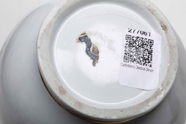 Caffettiera con decoro a paesi rossi<BR>Doccia, Manifattura Ginori, 1790-1800 circa  - Asta Maioliche e Porcellane - Associazione Nazionale - Case d'Asta italiane