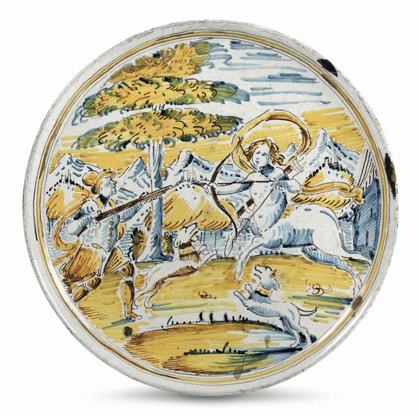 Alzata<BR>Faenza, Pittore delle scene di caccia, inizio del XVII secolo<BR>  - Asta Maioliche e Porcellane - Associazione Nazionale - Case d'Asta italiane