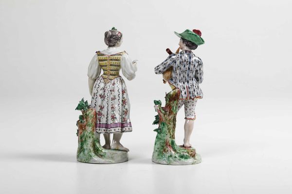 Coppia di grandi figure <BR>Nove, Manifattura Antonibon, gestione Parolin, 1781-1802<BR>Modello di Domenico Bosello<BR><BR>  - Asta Maioliche e Porcellane - Associazione Nazionale - Case d'Asta italiane