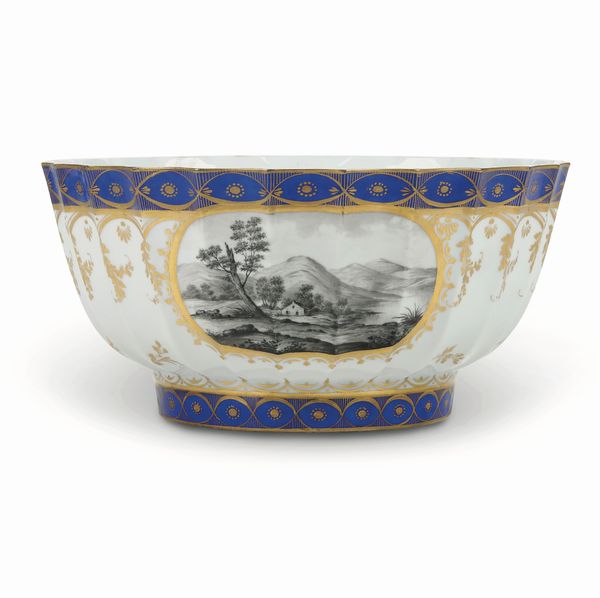 Grande ciotola <BR>Gorbounovo (Mosca), Manifattura Alexander Popov, XIX secolo  - Asta Maioliche e Porcellane - Associazione Nazionale - Case d'Asta italiane