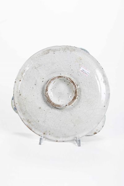 Piatto portauovo <BR>Deruta, XVII secolo  - Asta Maioliche e Porcellane - Associazione Nazionale - Case d'Asta italiane