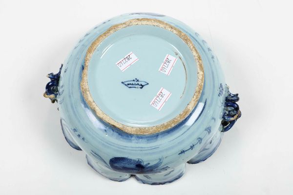 Piccolo bacile<BR>Albisola, Fabbrica Conrado, seconda met del XVII secolo  - Asta Maioliche e Porcellane - Associazione Nazionale - Case d'Asta italiane