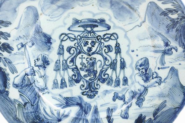 Piatto<BR>Savona, probabilmente Manifattura Guidobono, fine del XVII - inizio del XVIII secolo  - Asta Maioliche e Porcellane - Associazione Nazionale - Case d'Asta italiane