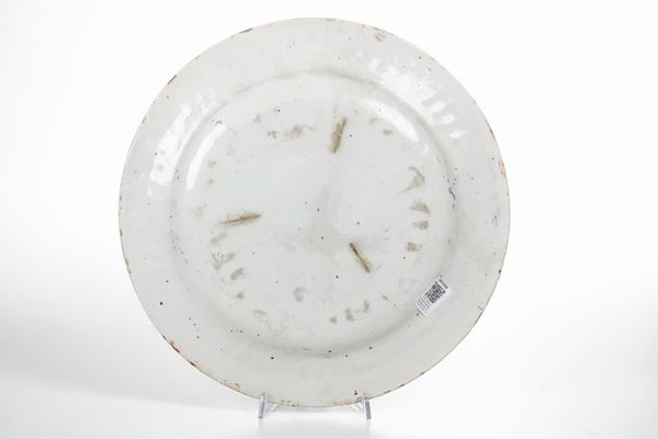 Grande piatto <BR>Pavia, ultimo quarto del XVII - inizi del XVIII secolo  - Asta Maioliche e Porcellane - Associazione Nazionale - Case d'Asta italiane
