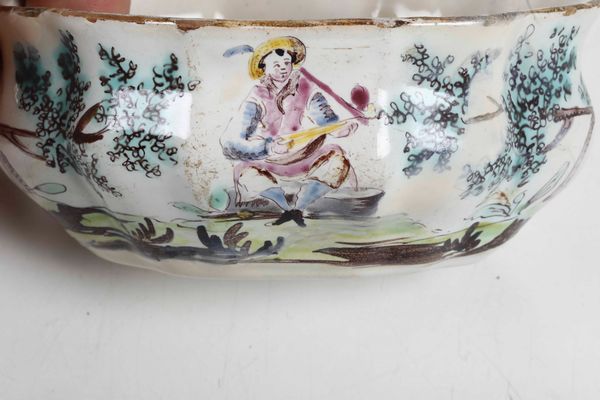 Quattro oggetti <BR>Milano, Manifattura di Felice Clerici, 17561780  - Asta Maioliche e Porcellane - Associazione Nazionale - Case d'Asta italiane