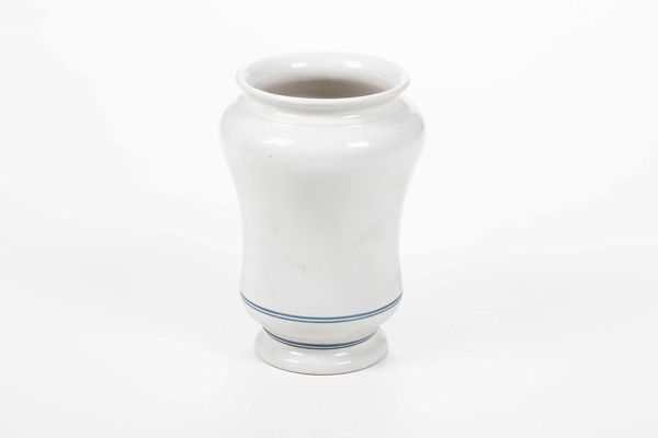 Albarello <BR>Castelli, Gesualdo Fuina, 1790 circa  - Asta Maioliche e Porcellane - Associazione Nazionale - Case d'Asta italiane