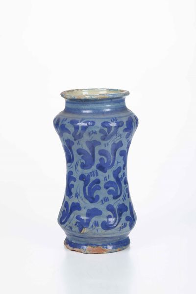 Albarello<BR>Sicilia, Caltagirone, prima met del XVIII secolo  - Asta Maioliche e Porcellane - Associazione Nazionale - Case d'Asta italiane