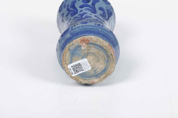 Albarello<BR>Sicilia, Caltagirone, prima met del XVIII secolo  - Asta Maioliche e Porcellane - Associazione Nazionale - Case d'Asta italiane