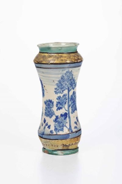 Albarello <BR>Sicilia, Caltagirone, XVIII-XIX secolo  - Asta Maioliche e Porcellane - Associazione Nazionale - Case d'Asta italiane