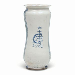 Albarello<BR>Napoli, datato 1701  - Asta Maioliche e Porcellane - Associazione Nazionale - Case d'Asta italiane