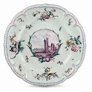 Grande piatto<BR>Francia, XIX secolo <BR>  - Asta Maioliche e Porcellane - Associazione Nazionale - Case d'Asta italiane
