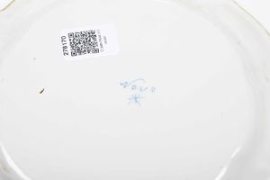 Dodici piatti piani<BR>Nove, Manifattura Antonibon-Barettoni, inizi del XX secolo  - Asta Maioliche e Porcellane - Associazione Nazionale - Case d'Asta italiane