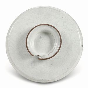 Alzata<BR>Faenza, Pittore delle scene di caccia, inizio del XVII secolo<BR>  - Asta Maioliche e Porcellane - Associazione Nazionale - Case d'Asta italiane