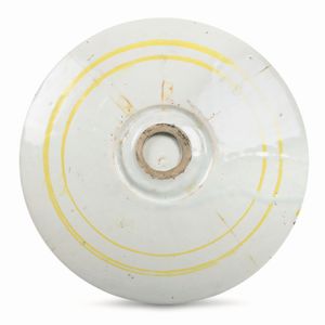 Alzata<BR>Urbania, met del XVII secolo<BR>  - Asta Maioliche e Porcellane - Associazione Nazionale - Case d'Asta italiane