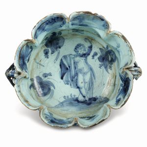 Piccolo bacile<BR>Albisola, Fabbrica Conrado, seconda met del XVII secolo  - Asta Maioliche e Porcellane - Associazione Nazionale - Case d'Asta italiane