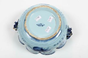 Piccolo bacile<BR>Albisola, Fabbrica Conrado, seconda met del XVII secolo  - Asta Maioliche e Porcellane - Associazione Nazionale - Case d'Asta italiane