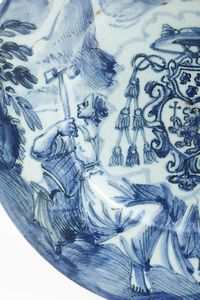 Piatto<BR>Savona, probabilmente Manifattura Guidobono, fine del XVII - inizio del XVIII secolo  - Asta Maioliche e Porcellane - Associazione Nazionale - Case d'Asta italiane